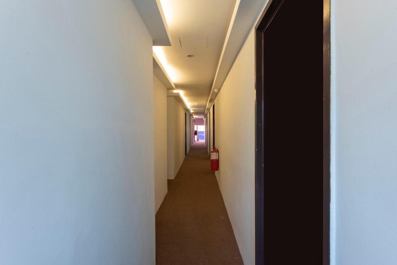 Oyo 90403 North City Hotel Johor Bahru Luaran gambar